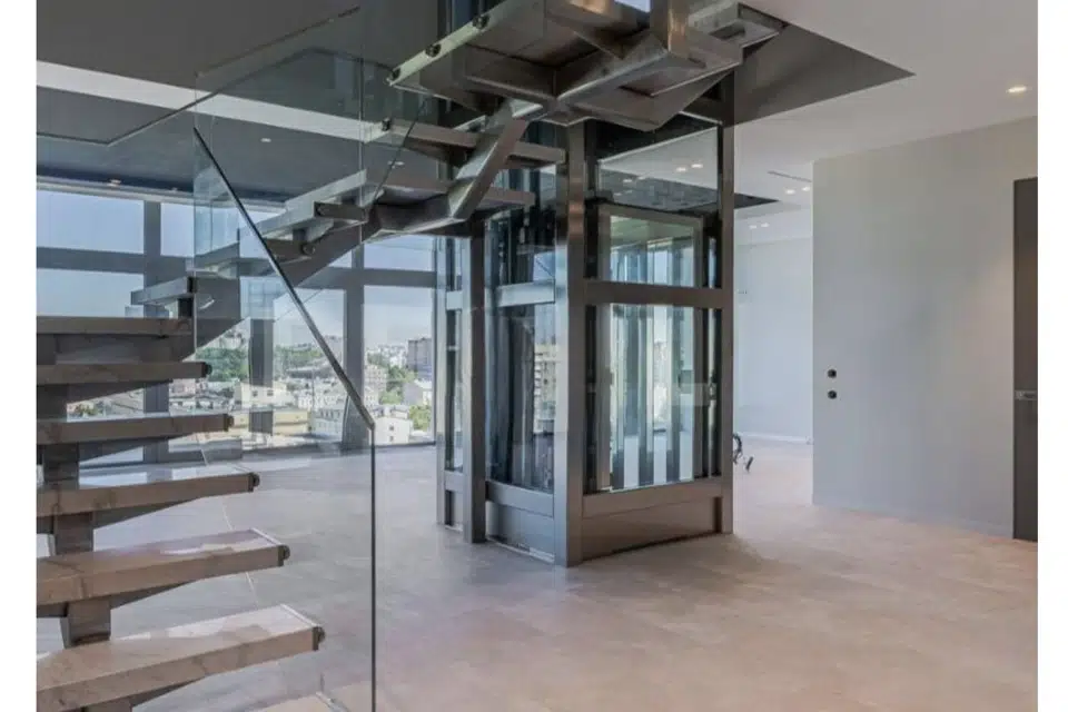 Продаётся 5-комнатная квартира, 380 м²