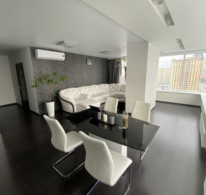 Продаётся 2-комнатная квартира, 87.5 м²