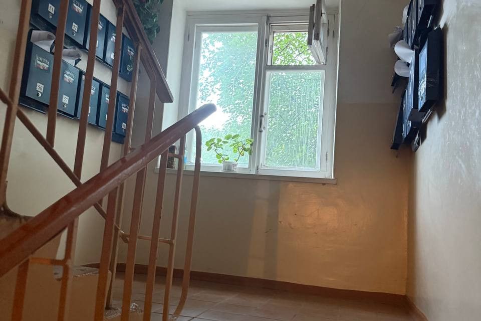 Продаётся 4-комнатная квартира, 60.5 м²