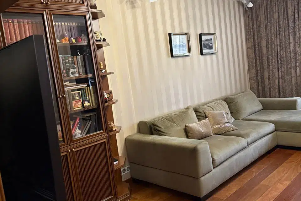 Продаётся 4-комнатная квартира, 134 м²