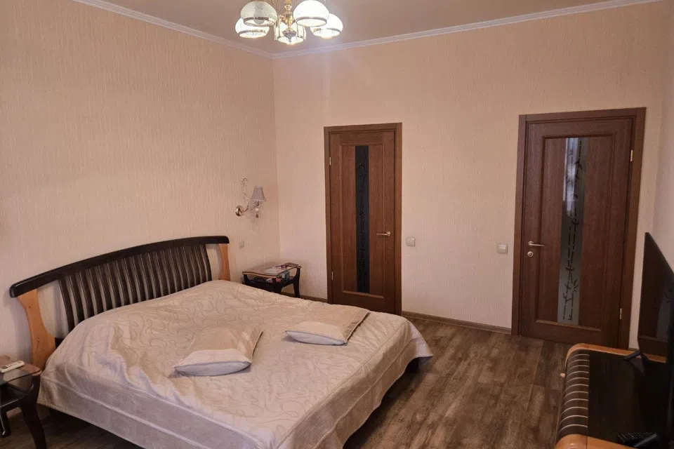 Продаётся 2-комнатная квартира, 90.2 м²