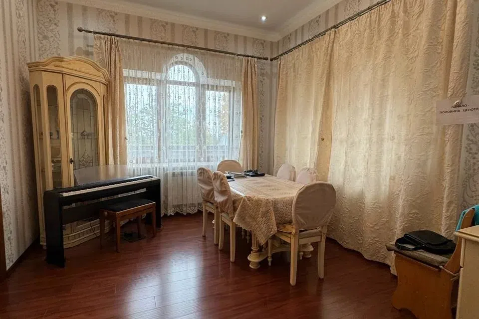 Продаётся 3-этажный дом, 315 м²