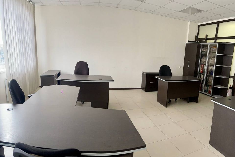 Сдаётся офис, 180 м²