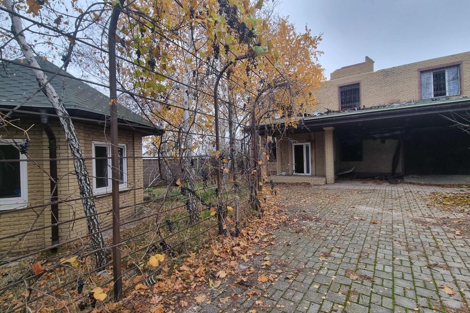 Продаётся 2-этажный дом, 292.8 м²