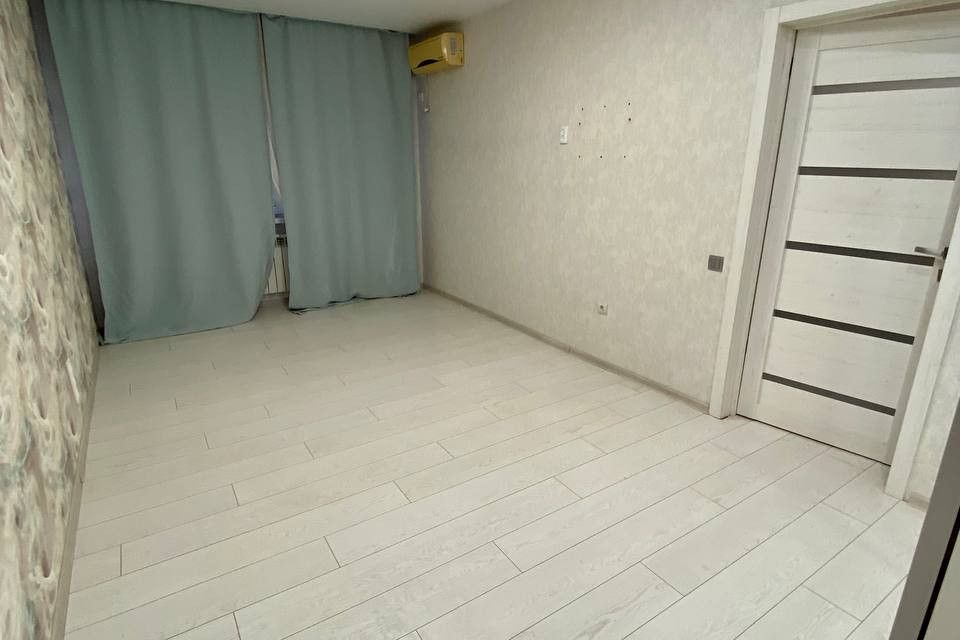 Продаётся 1-комнатная квартира, 42.3 м²
