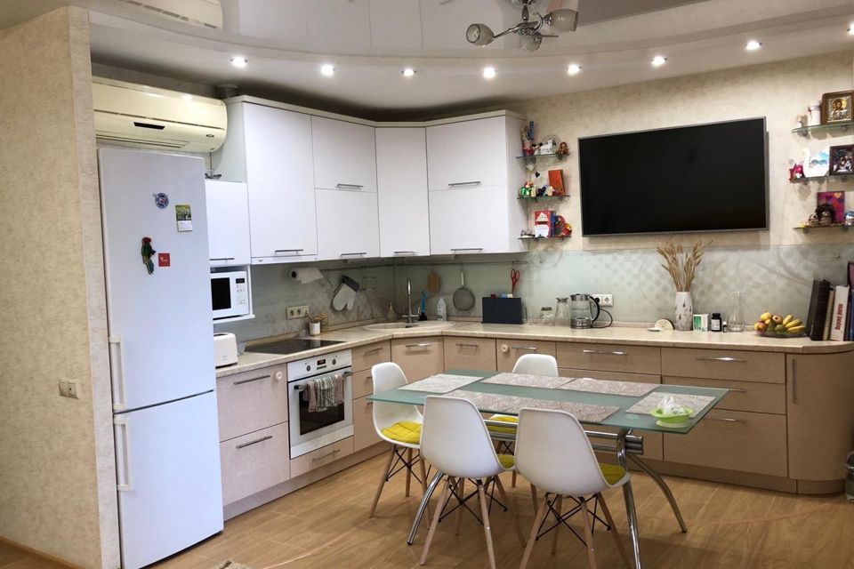 Продаётся 3-комнатная квартира, 68.6 м²