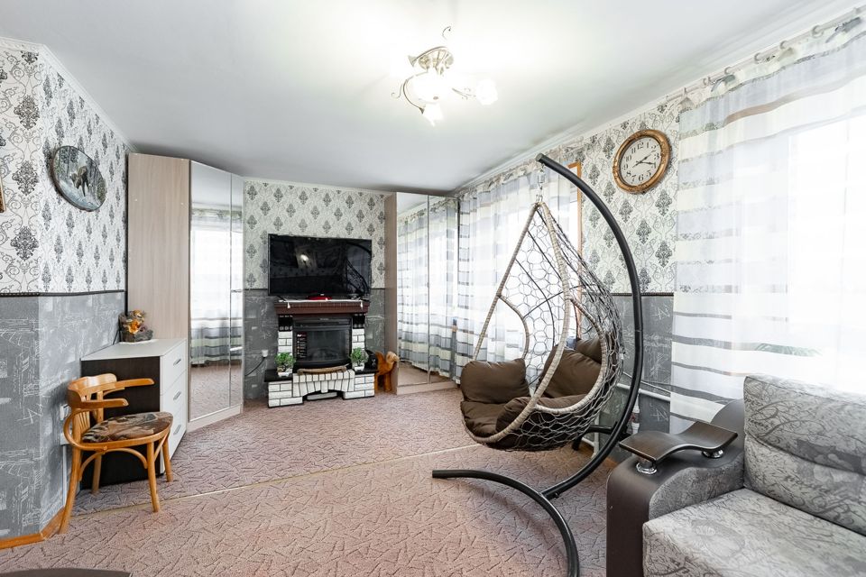 Продаётся 4-комнатная квартира, 130.9 м²