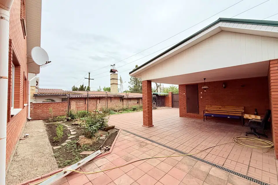 Продаётся 2-этажный дом, 211 м²