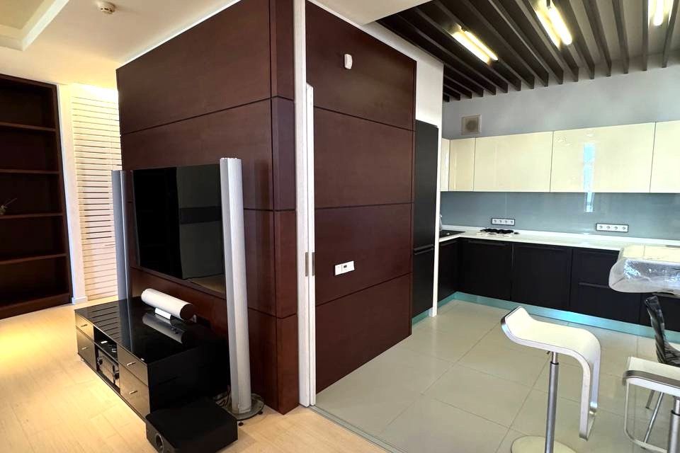 Продаётся 4-комнатная квартира, 147.3 м²