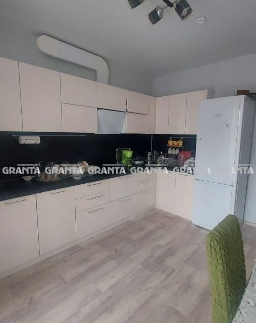 Продаётся 3-комнатная квартира, 76 м²