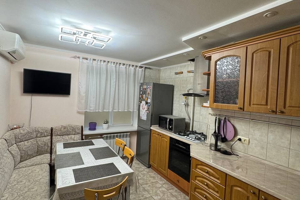 Продаётся 3-комнатная квартира, 63.5 м²