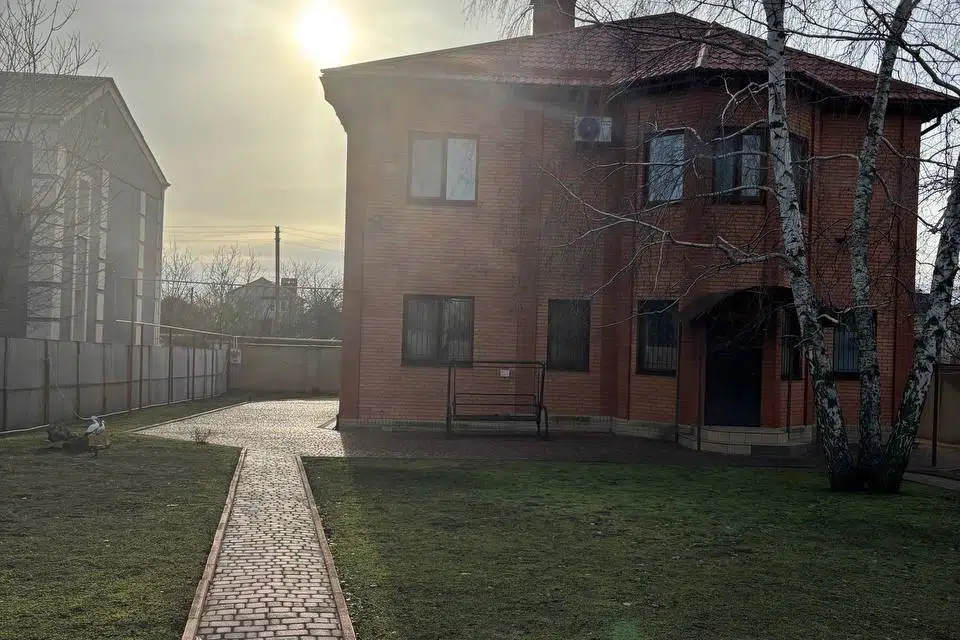 Продаётся 2-этажный дом, 217 м²