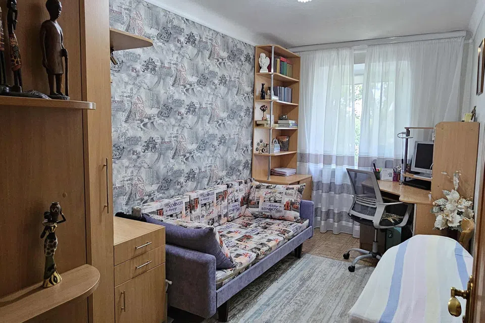 Продаётся 3-комнатная квартира, 56 м²
