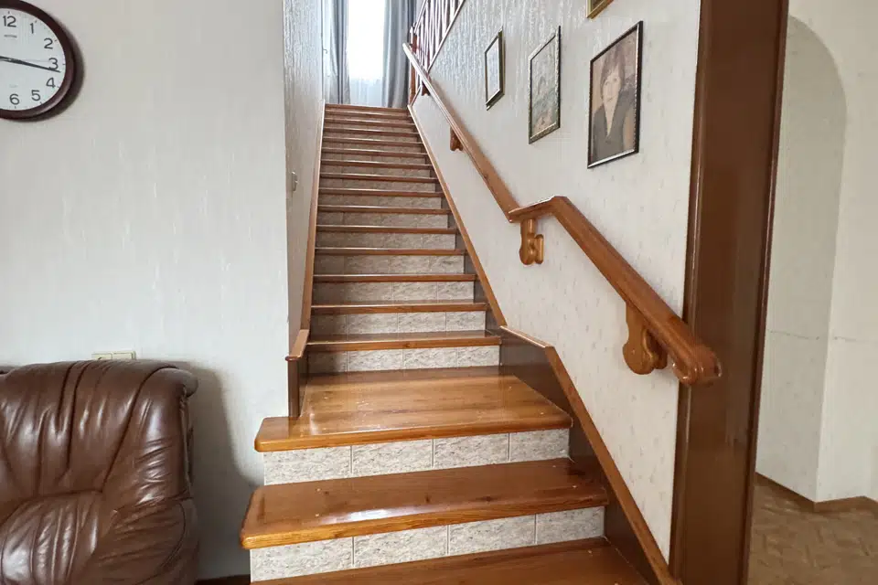 Продаётся 3-этажный дом, 570 м²