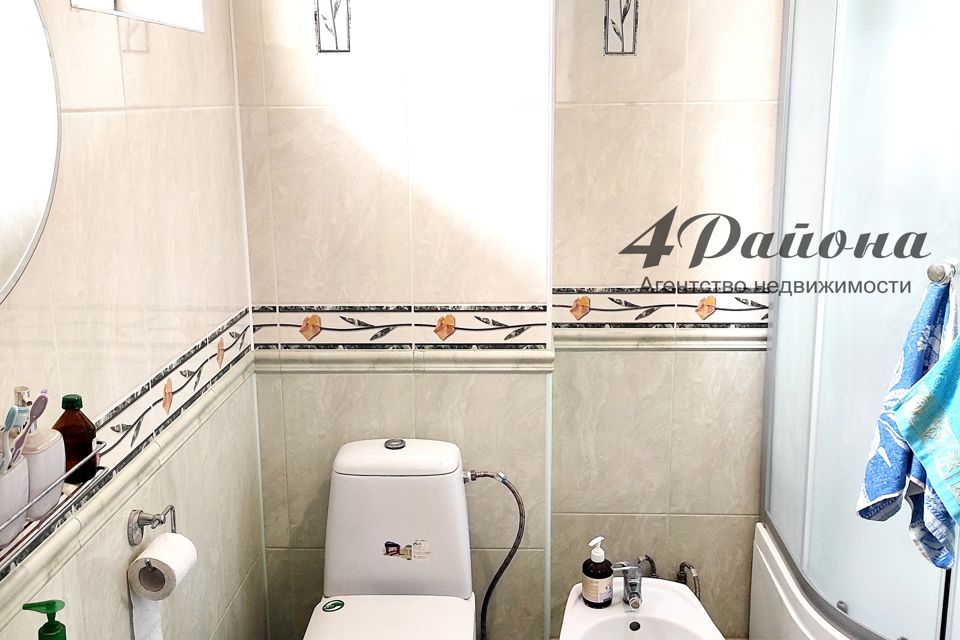 Продаётся 3-этажный дом, 400 м²