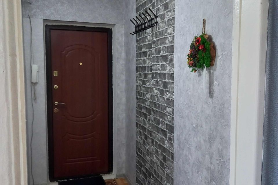 Продаётся 3-комнатная квартира, 50.7 м²