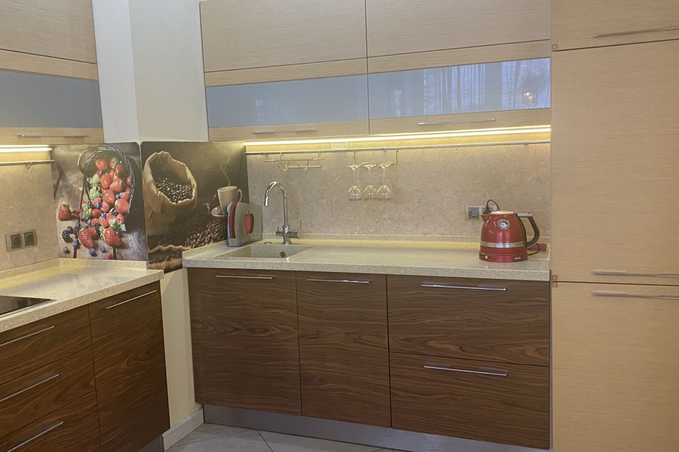 Продаётся 3-комнатная квартира, 82.2 м²