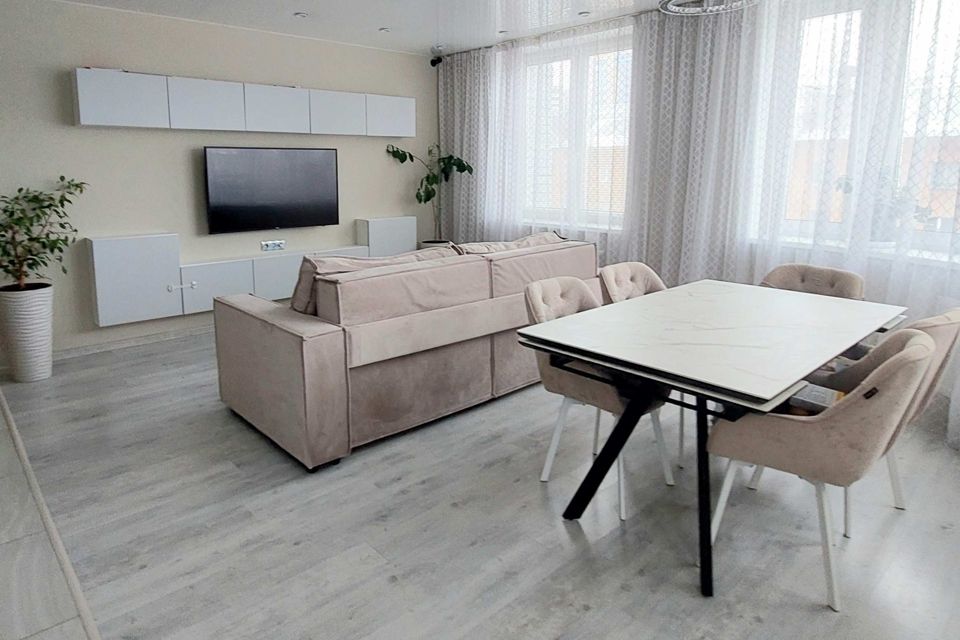 Продаётся 4-комнатная квартира, 122.8 м²
