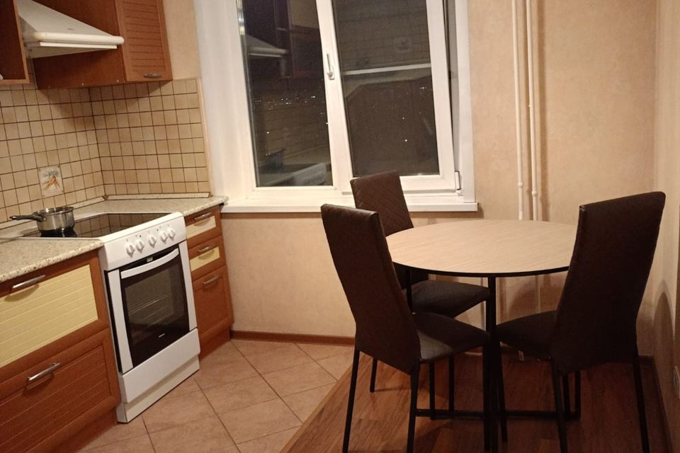 Сдаётся 2-комнатная квартира, 56 м²