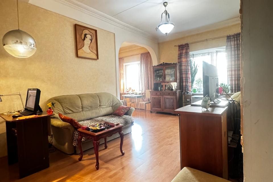 Продаётся 2-комнатная квартира, 58 м²