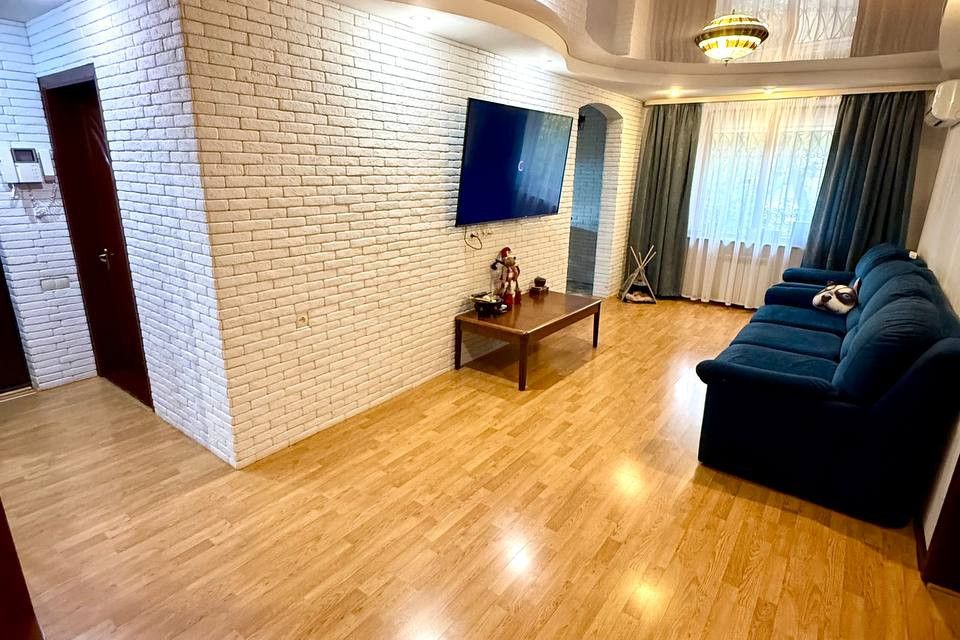 Продаётся 4-комнатная квартира, 84 м²