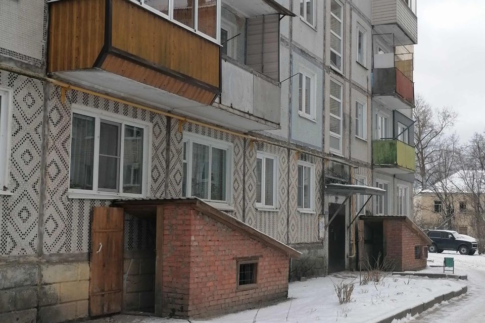 Продаётся 4-комнатная квартира, 58.2 м²