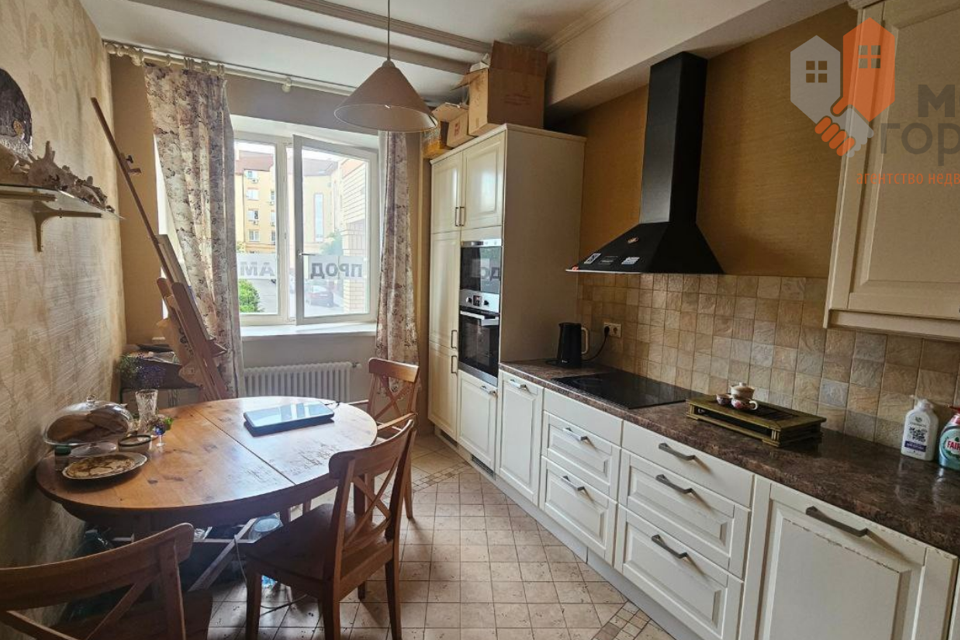 Продаётся 2-комнатная квартира, 83.2 м²