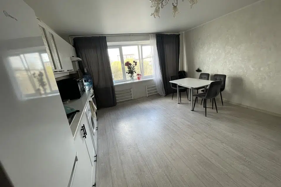 Продаётся 4-комнатная квартира, 78.9 м²