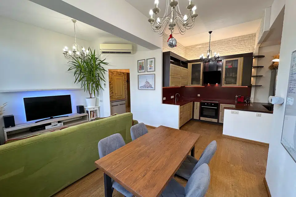 Продаётся 2-комнатная квартира, 55 м²