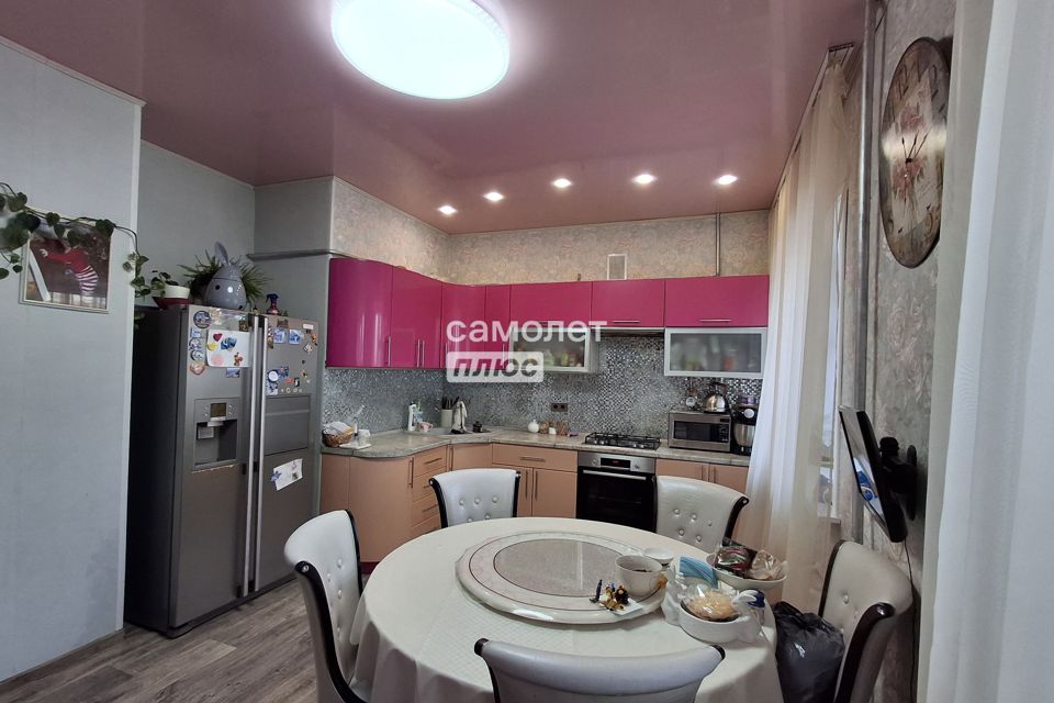 Продаётся 3-комнатная квартира, 72 м²