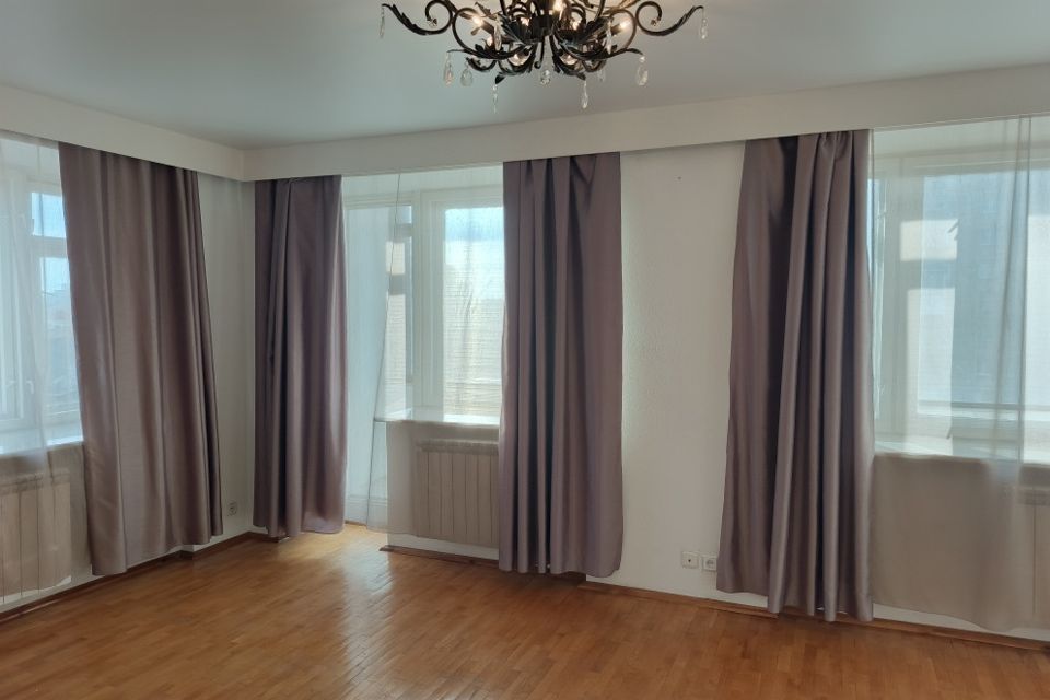 Продаётся 3-комнатная квартира, 60.5 м²