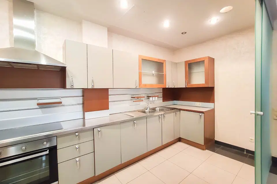 Продаётся 5-комнатная квартира, 167.9 м²