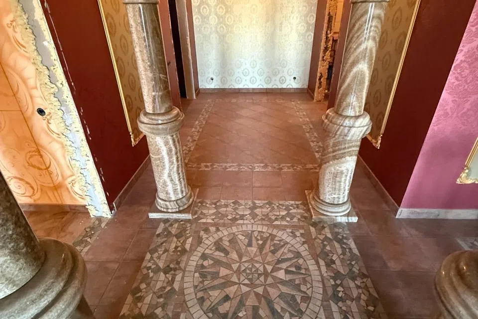 Продаётся 5-комнатная квартира, 220 м²