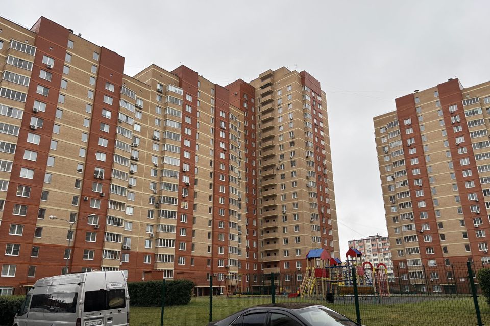 Продаётся 2-комнатная квартира, 90.5 м²