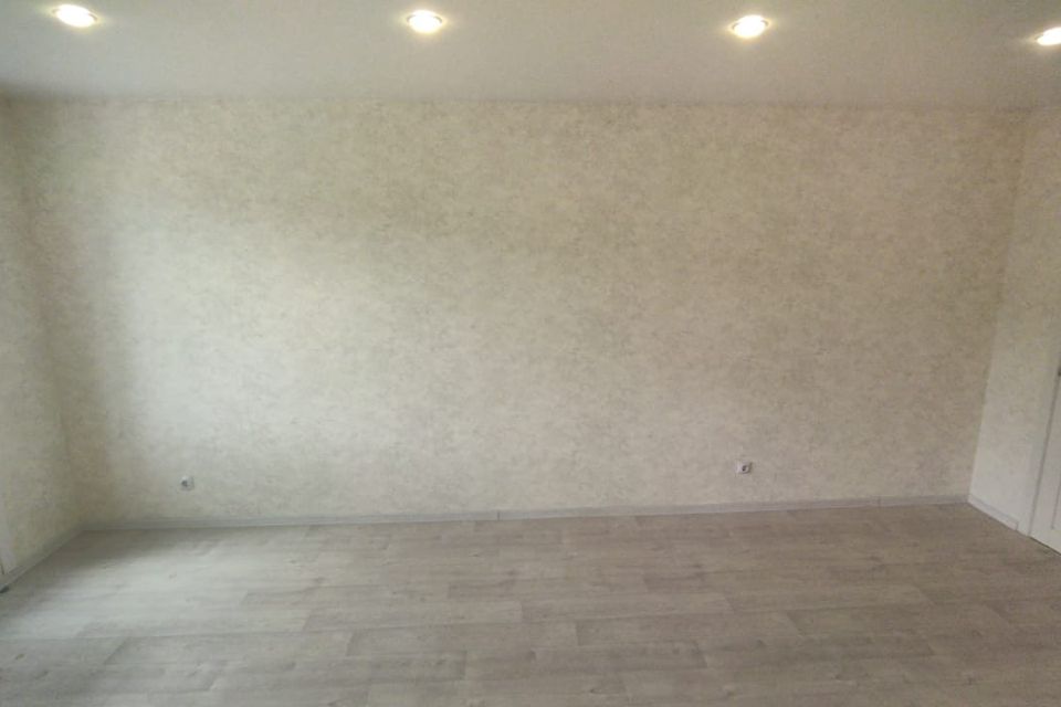 Продаётся 1-комнатная квартира, 63.2 м²
