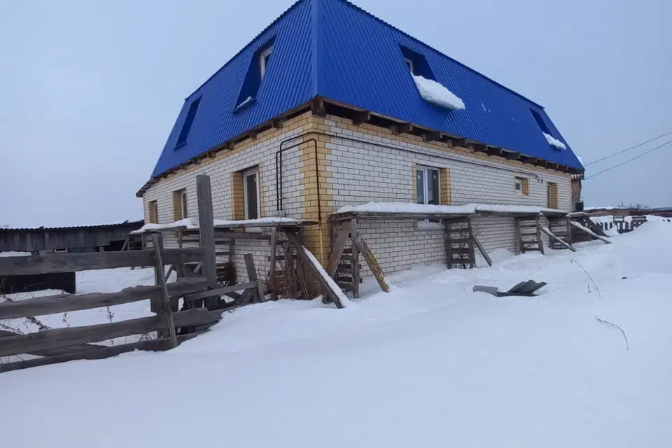 Продаётся 2-этажный дом, 200 м²