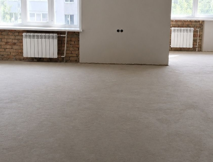 Продаётся 4-комнатная квартира, 179 м²