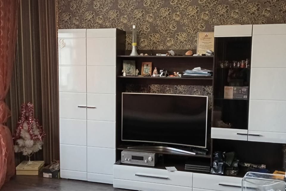 Продаётся 4-комнатная квартира, 74 м²