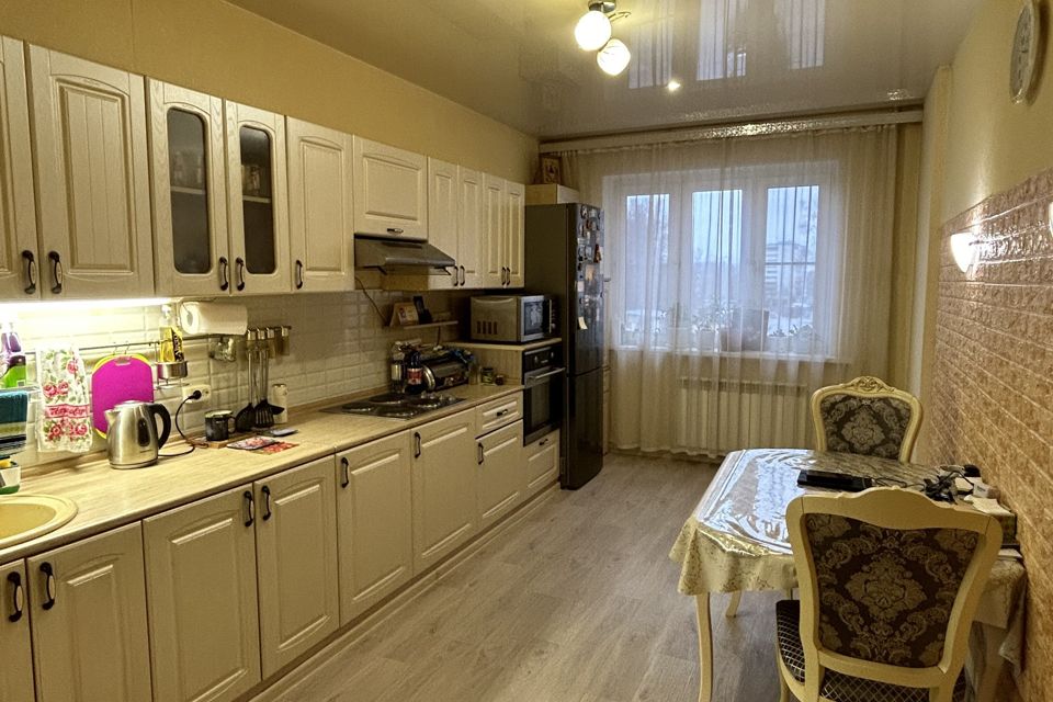 Продаётся 2-комнатная квартира, 81.6 м²