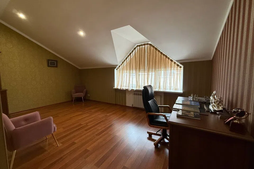 Продаётся таунхаус, 3-эт., 200 м²