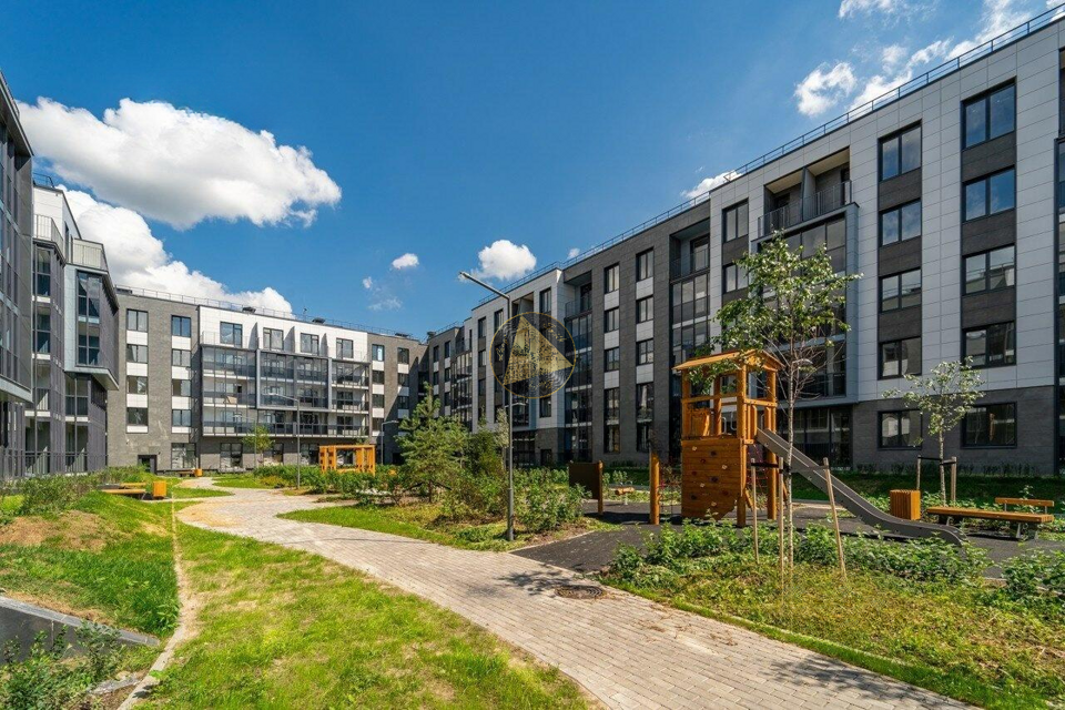 Продаётся 3-комнатная квартира, 118.1 м²