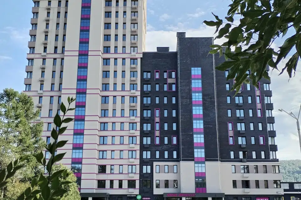Продаётся 4-комнатная квартира, 81.1 м²