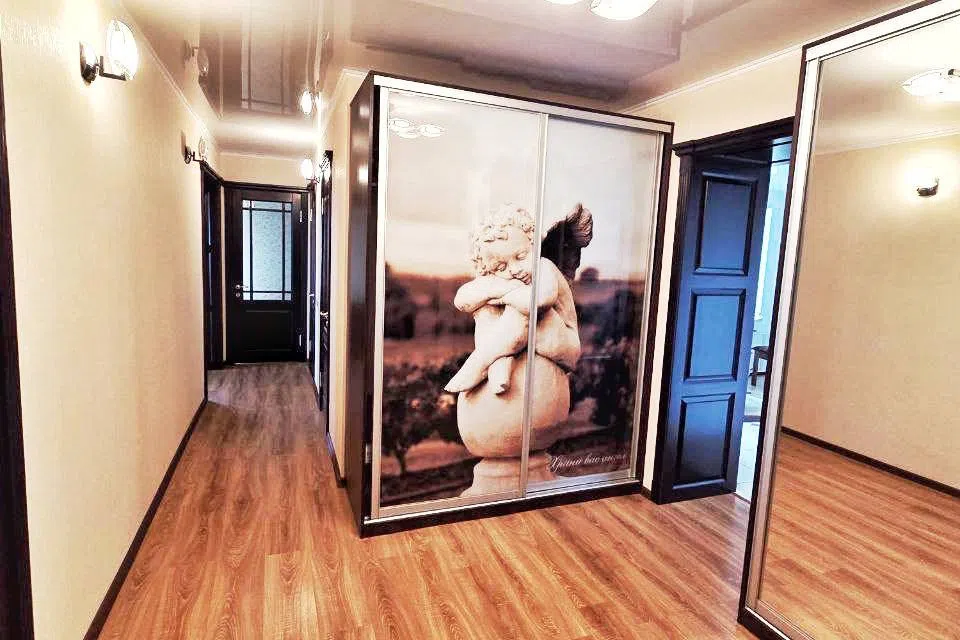 Продаётся 4-комнатная квартира, 100 м²