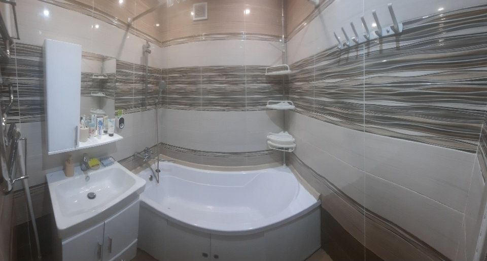 Продаётся 4-комнатная квартира, 90.3 м²