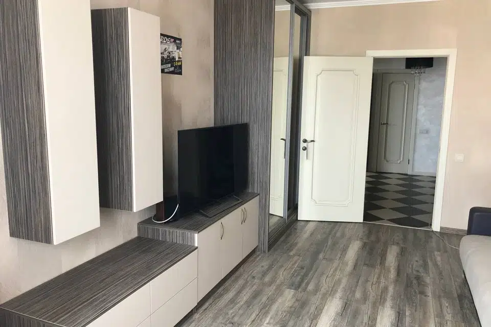 Продаётся 4-комнатная квартира, 110 м²