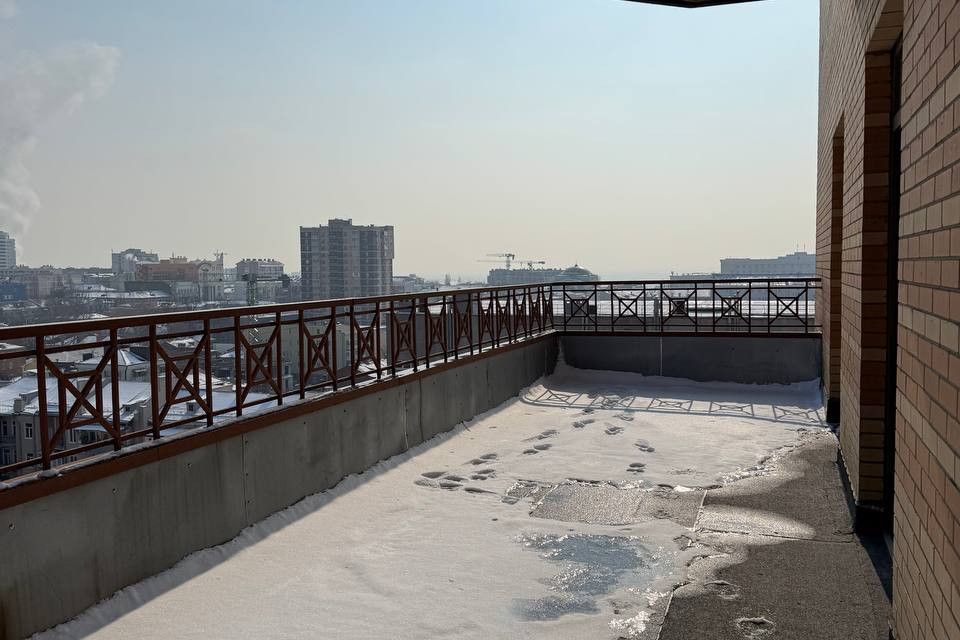 Продаётся 4-комнатная квартира, 138.1 м²