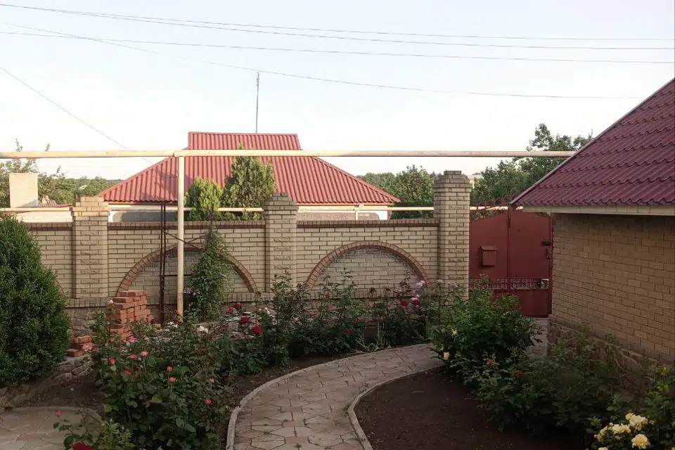 Продаётся 2-этажный дом, 206 м²