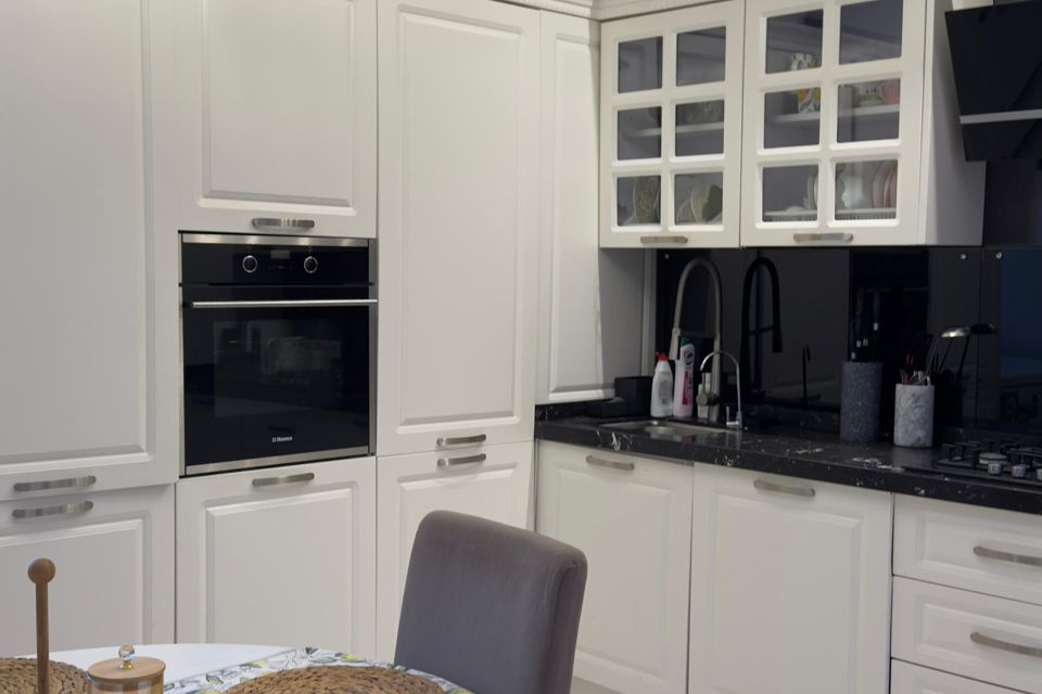 Продаётся 3-комнатная квартира, 87 м²