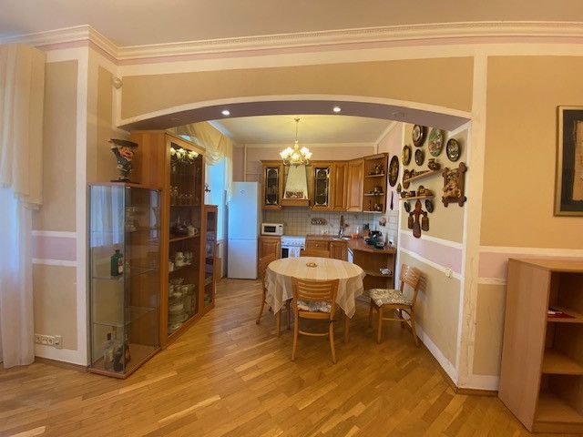 Продаётся 4-комнатная квартира, 97.8 м²