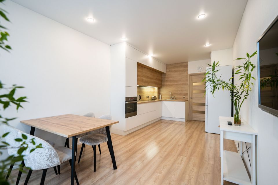 Продаётся 2-комнатная квартира, 65.5 м²